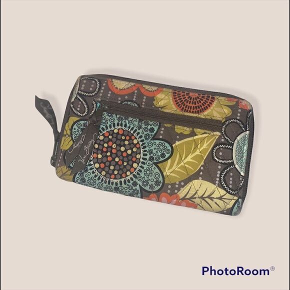 Vera Bradley wristlet    - Picture 2 of 4